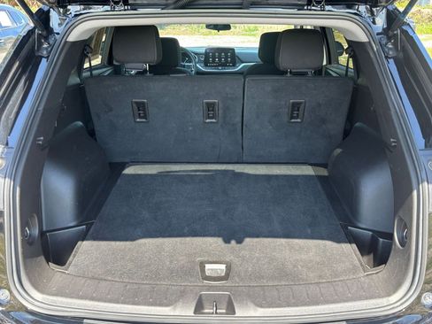 Used 2025 Chevrolet Blazer LT FWD image 32