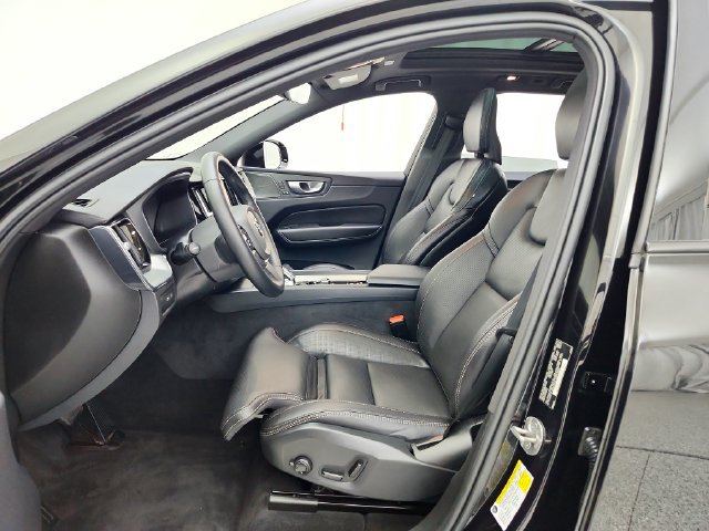 Used 2024 Volvo XC60 T8 Ultimate w/ Climate Package AWD/4WD image 37