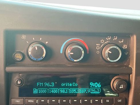 Used 2025 Chevrolet Express 2500 w/ Driver Convenience Package RWD image 15