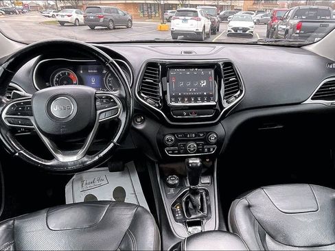 Used 2019 Jeep Cherokee Limited image 16