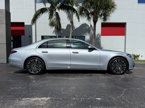Used 2023 Mercedes-Benz S 580e 4MATIC Sedan image 2