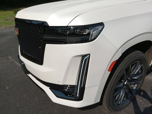 Certified 2024 Cadillac Escalade Sport Platinum AWD/4WD image 8