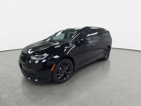 New 2026 Chrysler Pacifica Select w/ S Appearance Package FWD image 4