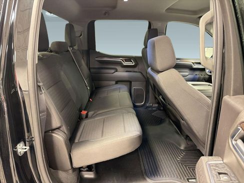 Used 2022 Chevrolet Silverado 1500 LT w/ Z71 Off-Road Package AWD/4WD image 29