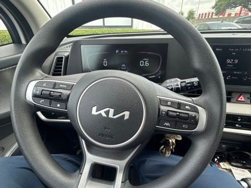Used 2024 Kia Sportage LX AWD/4WD image 7