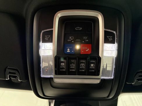 Used 2023 RAM 1500 Laramie AWD/4WD image 22