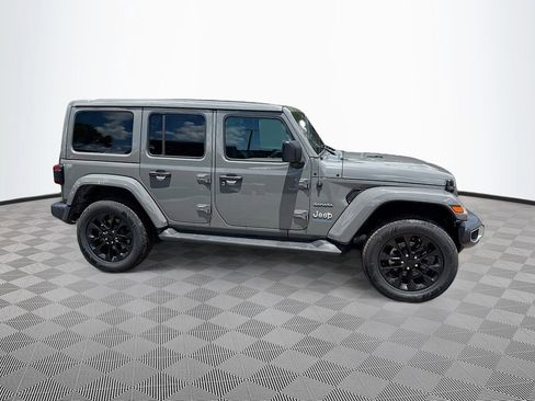 Used 2022 Jeep Wrangler Unlimited Sahara w/ Cold Weather Group AWD/4WD image 5