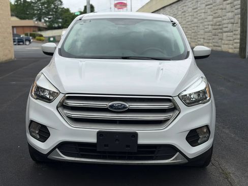 Used 2019 Ford Escape SE FWD image 4