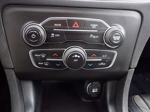 Used 2021 Dodge Charger SXT w/ Leather Interior Group image 18