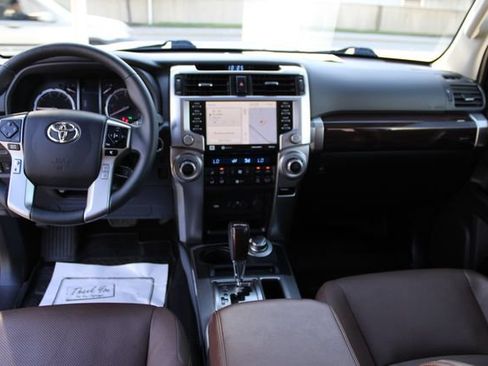 Used 2022 Toyota 4Runner Limited AWD/4WD image 28