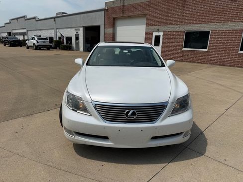 Used 2008 Lexus LS 460 RWD image 2
