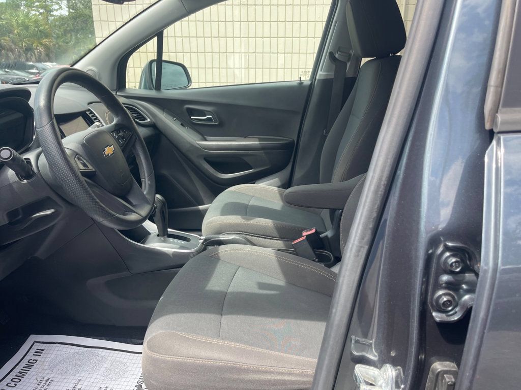 Used 2021 Chevrolet Trax LS w/ Tint and Cruise Package FWD image 12
