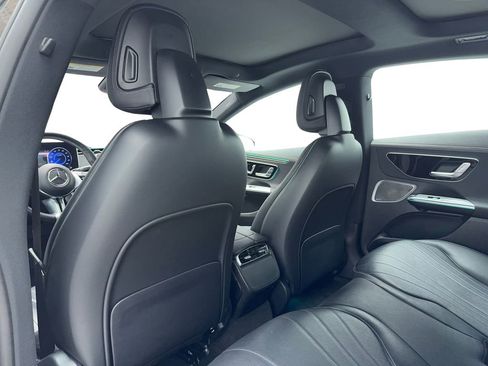 Used 2023 Mercedes-Benz EQE 500 4MATIC Sedan w/ Exclusive Trim Package image 35