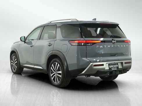 Used 2022 Nissan Pathfinder Platinum image 3