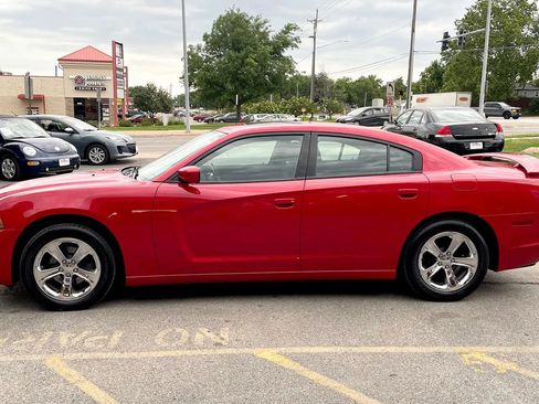 Used 2012 Dodge Charger SXT w/ Sport Appearance Group RWD image 3