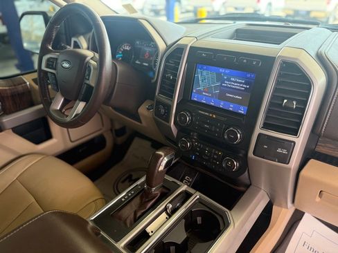 Used 2020 Ford F150 Lariat image 23