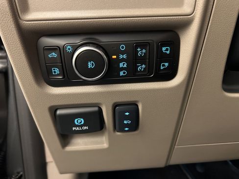 New 2025 Ford F150 Platinum w/ Equipment Group 703A Plus image 24