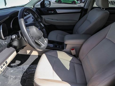 Used 2019 Subaru Outback 2.5i Premium image 18