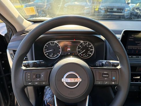 Used 2023 Nissan Rogue SV FWD image 21