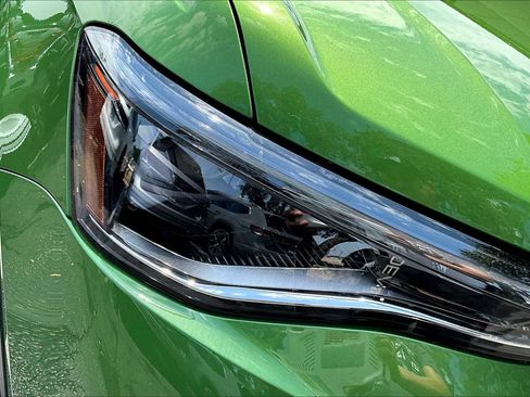 New 2025 Volkswagen Taos SE image 13