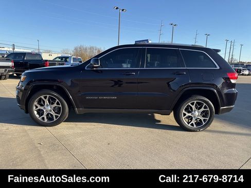Used 2018 Jeep Grand Cherokee Limited image 9