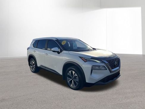 Used 2022 Nissan Rogue SV image 3