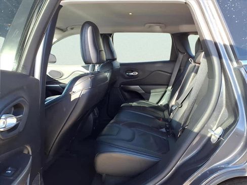 Used 2022 Jeep Cherokee Latitude Lux image 11