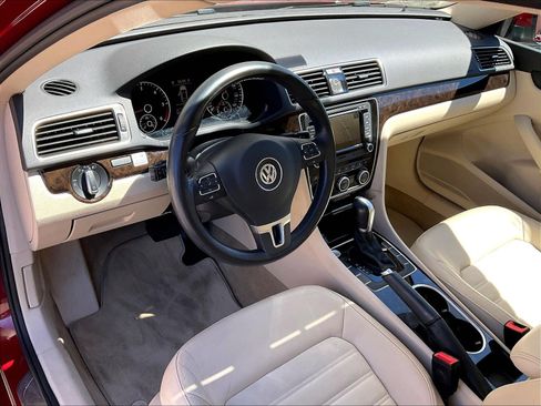 Used 2015 Volkswagen Passat TDI SEL Premium FWD image 14