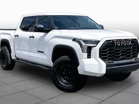 Used 2022 Toyota Tundra SR5 w/ SR5 Convenience Package AWD/4WD image 2