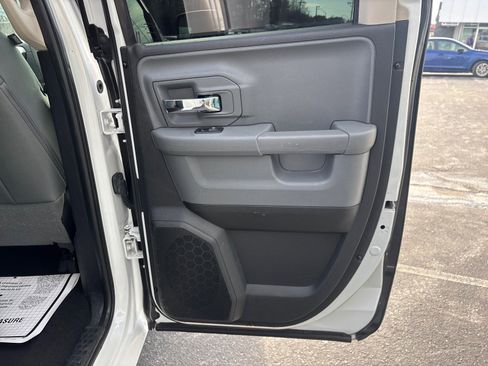 Used 2017 RAM 1500 Classic SLT image 38