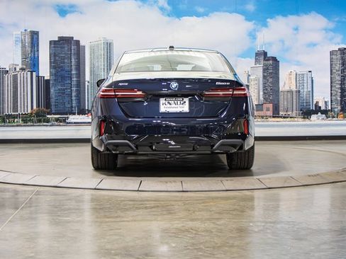 Used 2026 BMW 550e xDrive w/ Premium Package image 11