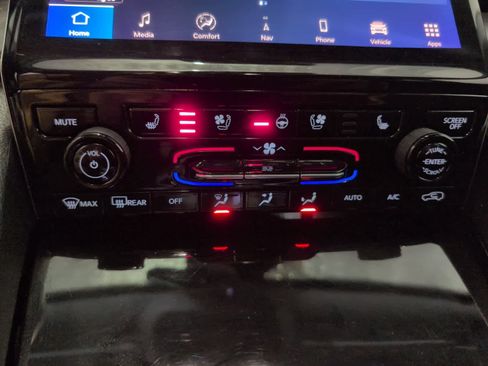 Used 2022 Jeep Grand Cherokee Limited 4xe w/ Luxury Tech Group II image 22