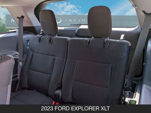 Used 2023 Ford Explorer XLT image 17