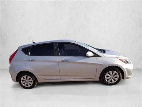 Used 2017 Hyundai Accent SE image 5