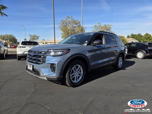 New 2026 Ford Explorer Active w/ Active Comfort Package image 2