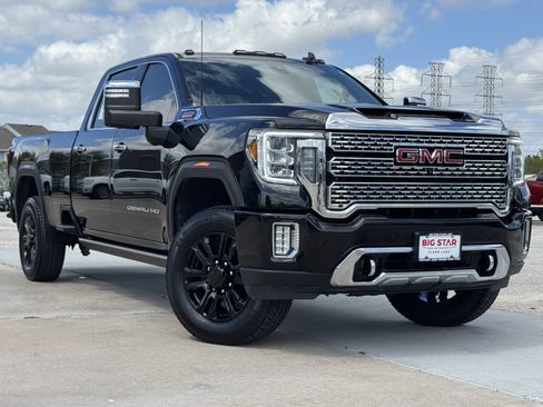 Used 2023 GMC Sierra 3500 Denali w/ Denali Black Diamond Edition image 2