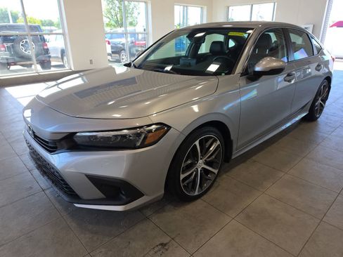 Used 2023 Honda Civic Touring image 1