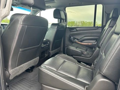 Used 2019 Chevrolet Suburban Premier AWD/4WD image 12
