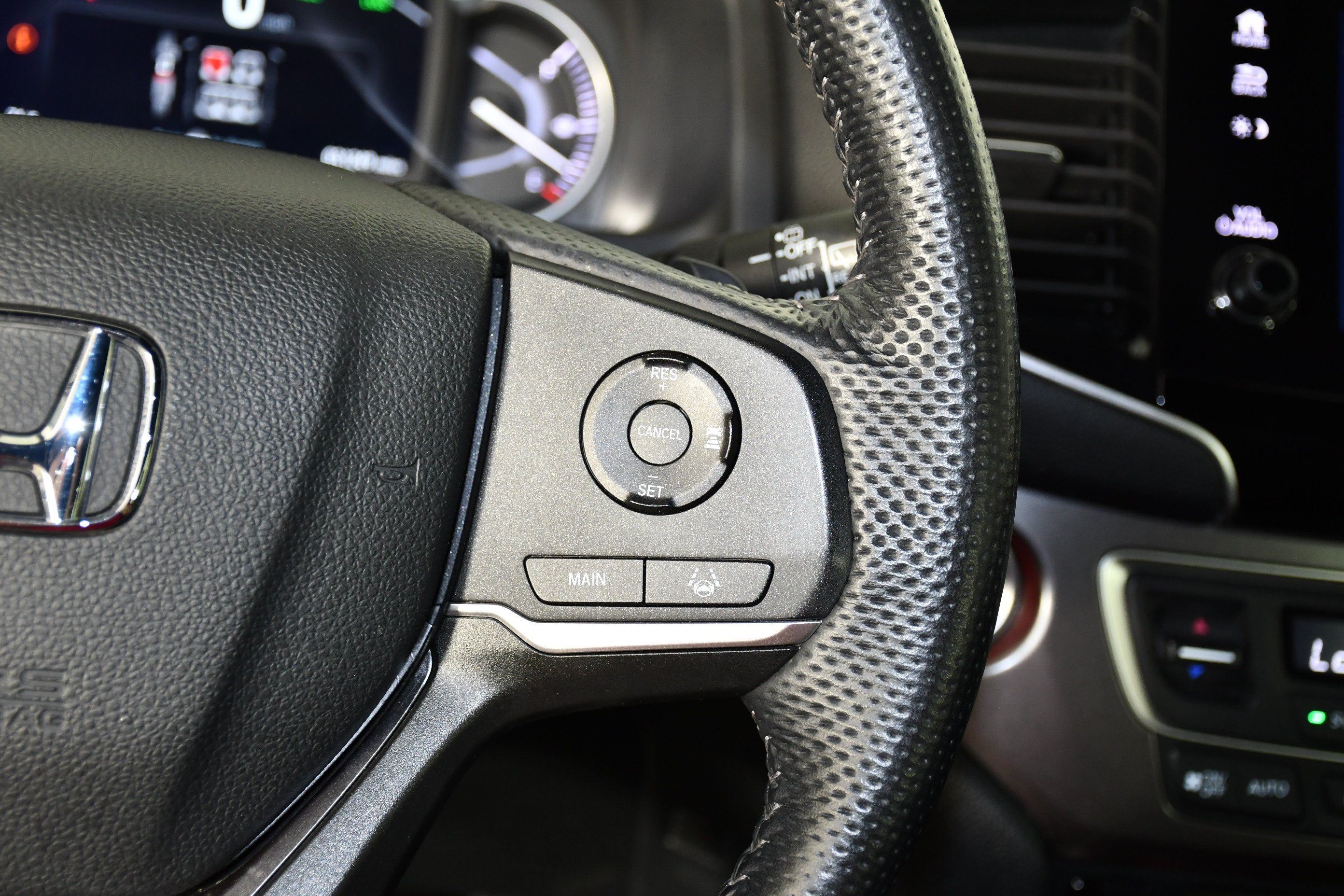 Used 2023 Honda Passport EX-L image 16