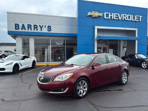 Used 2017 Buick Regal Premium w/ Driver Confidence Package #1 FWD image 2