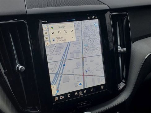 Used 2025 Volvo XC60 B5 Plus image 23