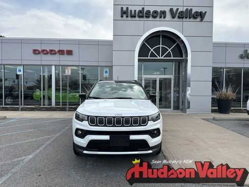 Used 2022 Jeep Compass Limited image 1