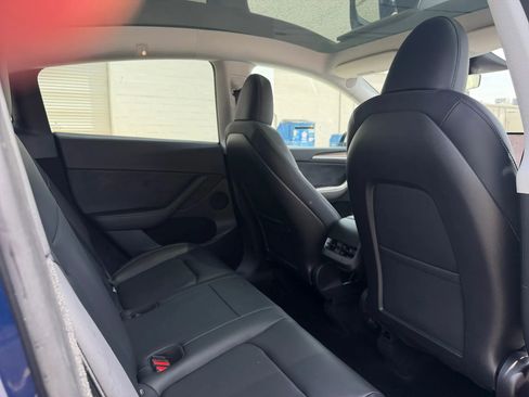 Used 2023 Tesla Model Y Performance AWD/4WD image 31