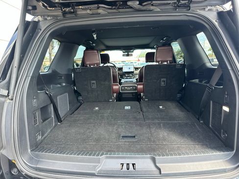 Used 2024 Ford Expedition Limited RWD image 19