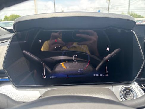 Used 2025 Chevrolet Trax LT w/ LT Convenience Package FWD image 38