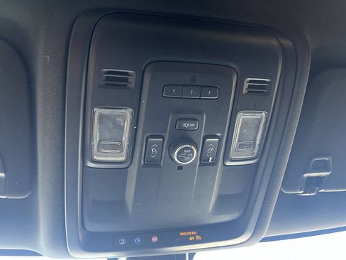 Used 2021 Chevrolet Suburban Z71 w/ Luxury Package AWD/4WD image 17