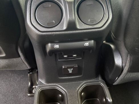 Used 2023 Jeep Gladiator Mojave AWD/4WD image 26