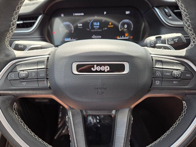 Used 2024 Jeep Grand Cherokee Limited RWD image 32