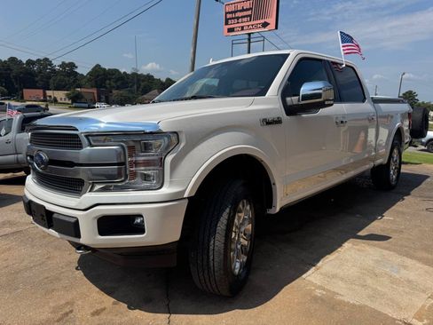 Used 2019 Ford F150 Platinum w/ Equipment Group 701A Luxury AWD/4WD image 4