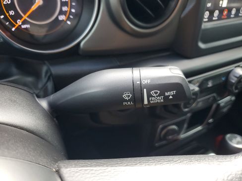 Used 2023 Jeep Wrangler Sport image 29